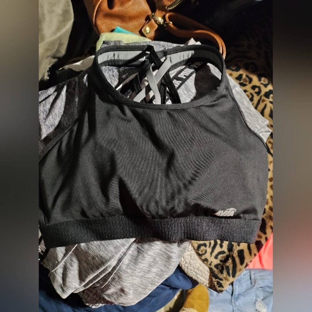 Sports bra - Picture 2 of 3